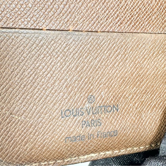 Louis Vuitton Wallet - Picture 7 of 9